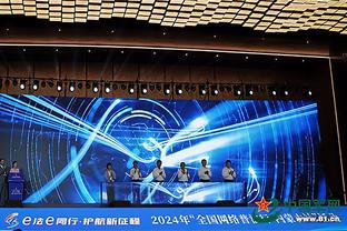Lại đến hiện trường xem đội cổ vũ nam Thượng Hải, tôi nhảy rồi, còn tình cờ gặp được người đẹp dẫn chương trình?